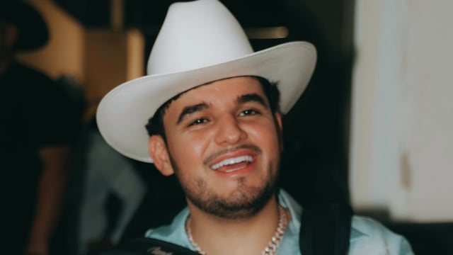 Edgardo Núñez, cantante y compositor de regional mexicano.