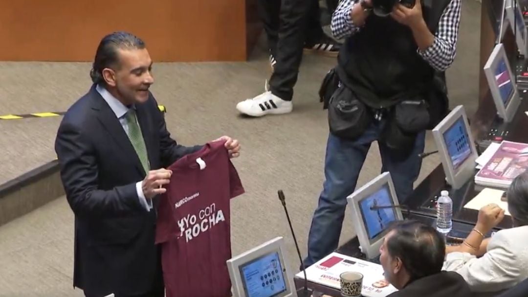 Difunden video de provocación de Melgar a Noroña; le avienta playera de “Yo con Rocha”