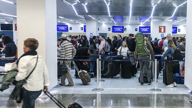 72 pasajeros y 15 miembros de tripulación viajaron a bordo del vuelo de Italia.