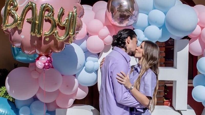 Alex Fernández revela si su bebé será niña o niño