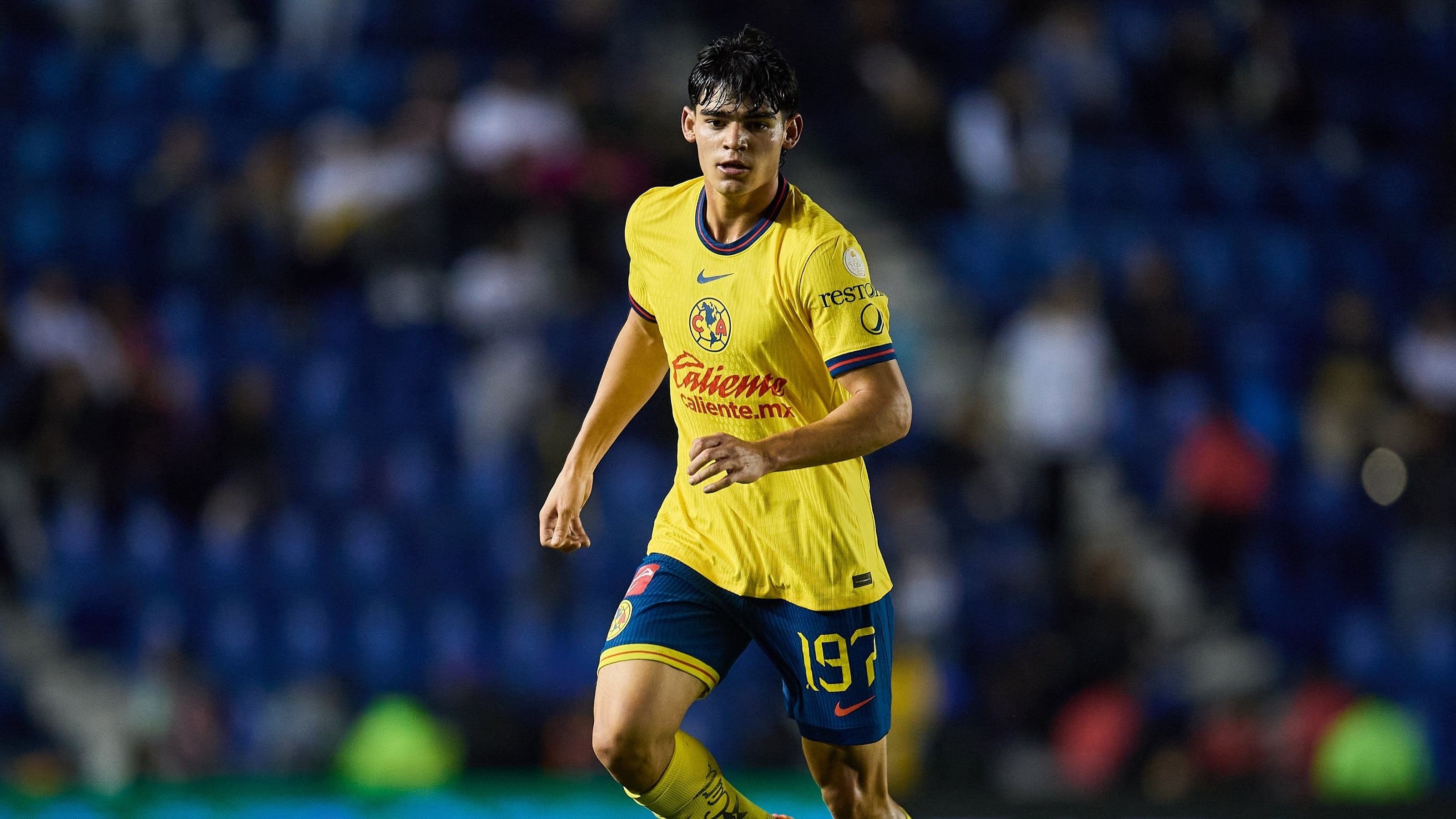 César Montes causa baja de la Selección Mexicana por desgarre.
