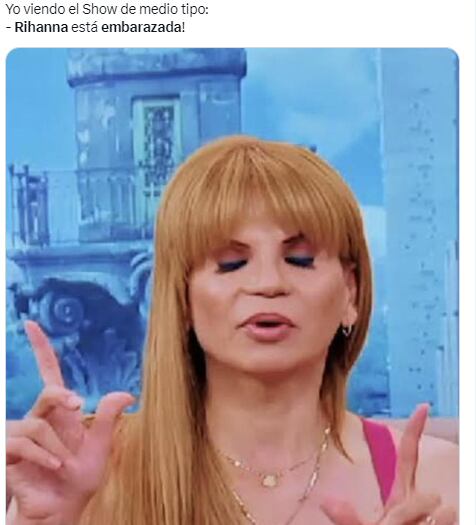 Meme de una Rihanna supuestamente embarazada en el Super Bowl LVII.