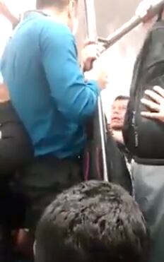Golpiza a hombre en Metro CDMX