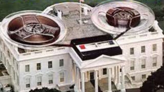 es ridículo y absurdo pensar que Barack Obama tuvo una reunión informativa con cuatro líderes de la comunidad de inteligencia