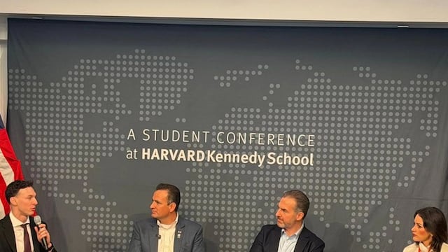 Monterrey se posiciona en Harvard con debate sobre gobiernos locales y futuro de México.