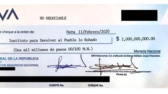 Cheque entregado por la FGR al gobierno federal