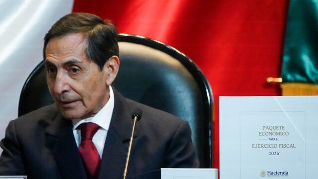 Rogelio Ramírez de la O., secretario de Hacienda y Crédito Público, hizo entrega del paquete económico 2025