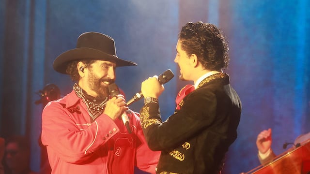 El Potrillo da la serenata más grande del mundo ante 270 mil personas en Guadalajara.