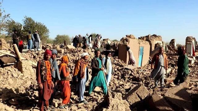 Sismo de magnitud 6.3 en Afganistán deja más de 2 mil muertos