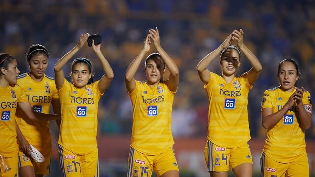 El cuadro de la UANL aplaude a su afición