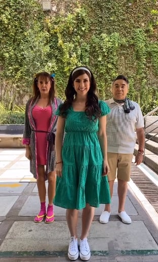 La Nena con sus papás en Una familia de diez.