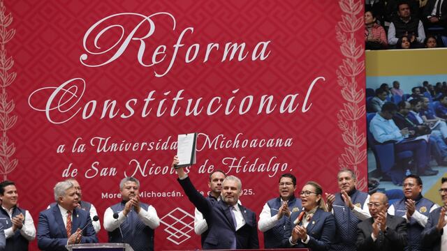 Alfredo Ramírez Bedolla firma reforma constitucional a Universidad Michoacana de San Nicolás de Hidalgo