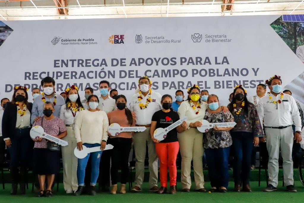 Gobernador Salomóin Céspedes combate desigualdad en todo Puebla