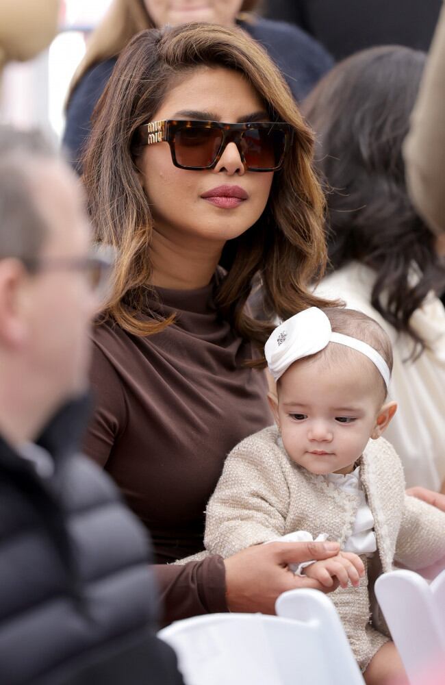 Hija de Nick Jonas y Priyanca Chopra en público