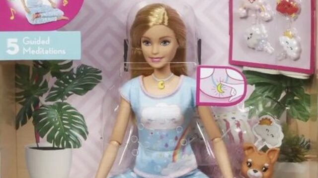 Acusa a Barbie de promover el satanismo a través del yoga