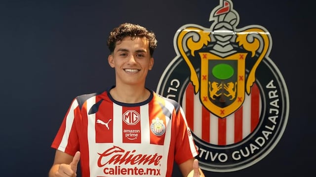 Richard Ledezma, futbolista del Club Guadalajara.