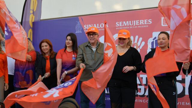 Rubén Rocha Moya participa en La Caminata Naranja