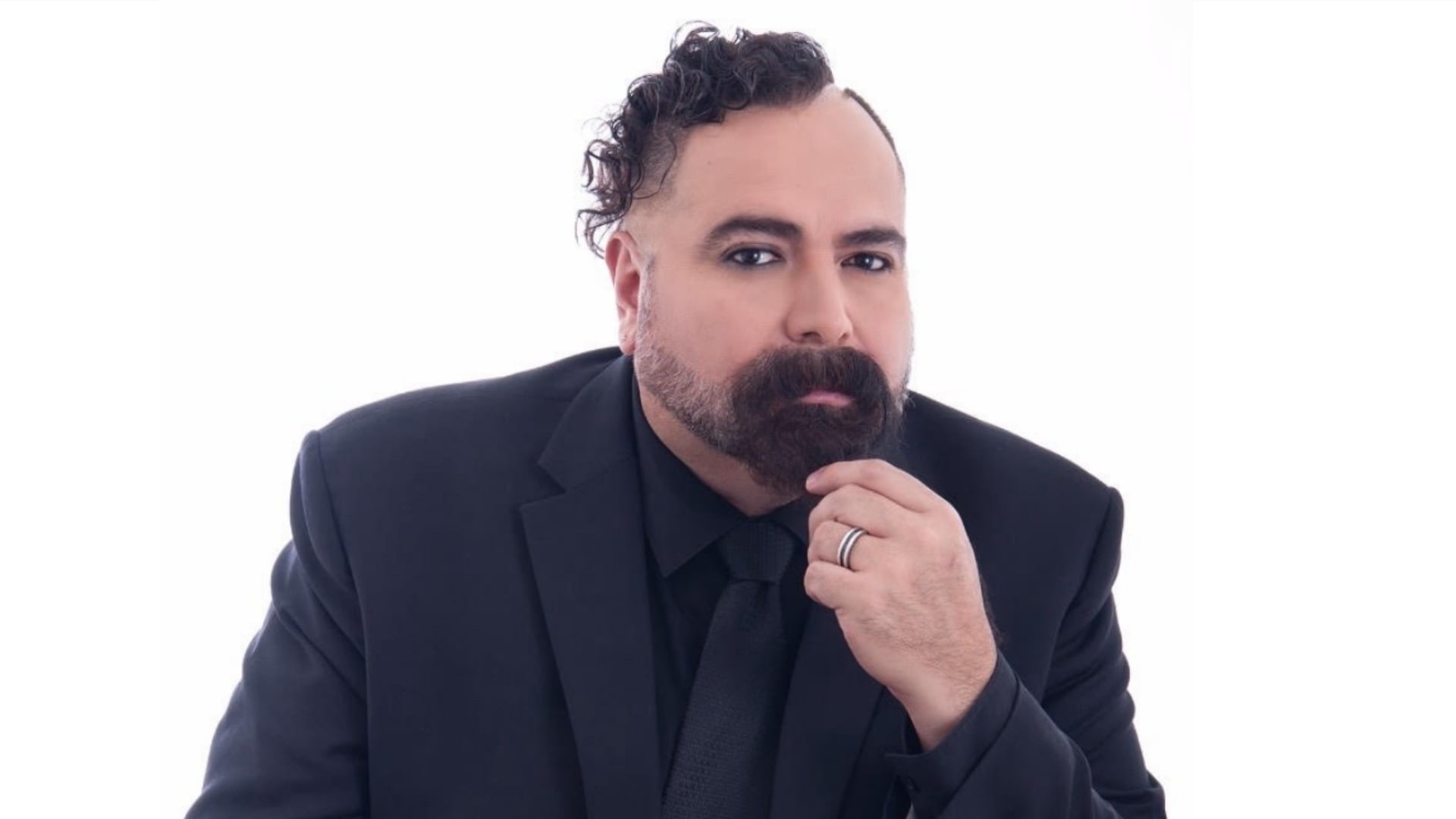 ¿De qué murió Héctor Terrones? Diseñador mexicano y rey del corset, tenía 59 años de edad