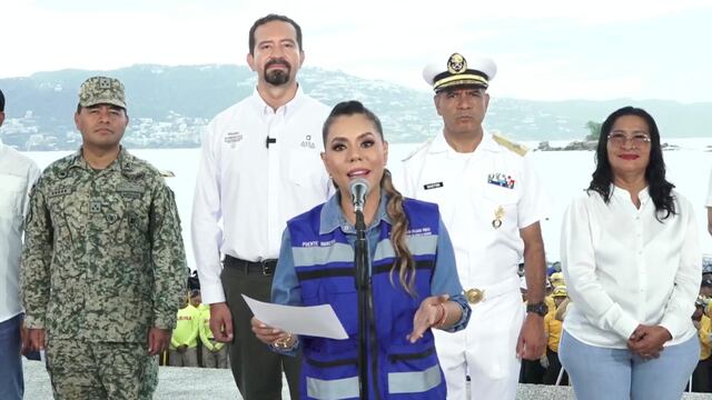 Abelina López con Evelyn Salgado