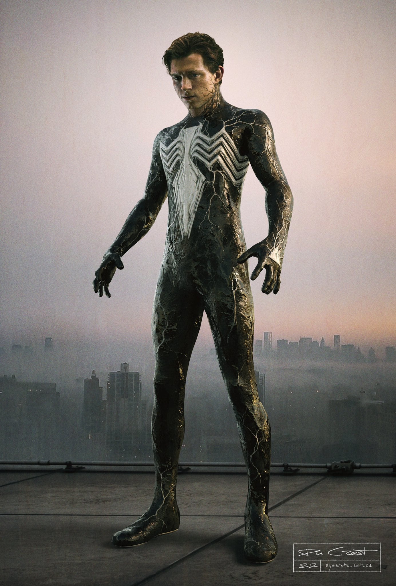 Tom Holland portando el traje de simbionte