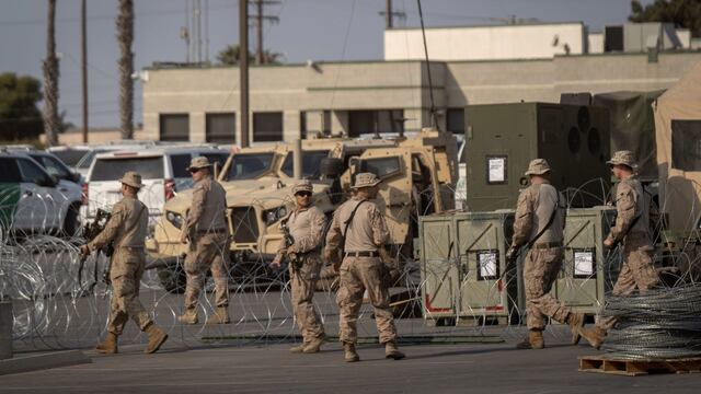 Cientos de militares arribaron este viernes a la Border Patrol Station en San Diego
