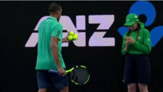 Tsonga asiste a recogepelotas