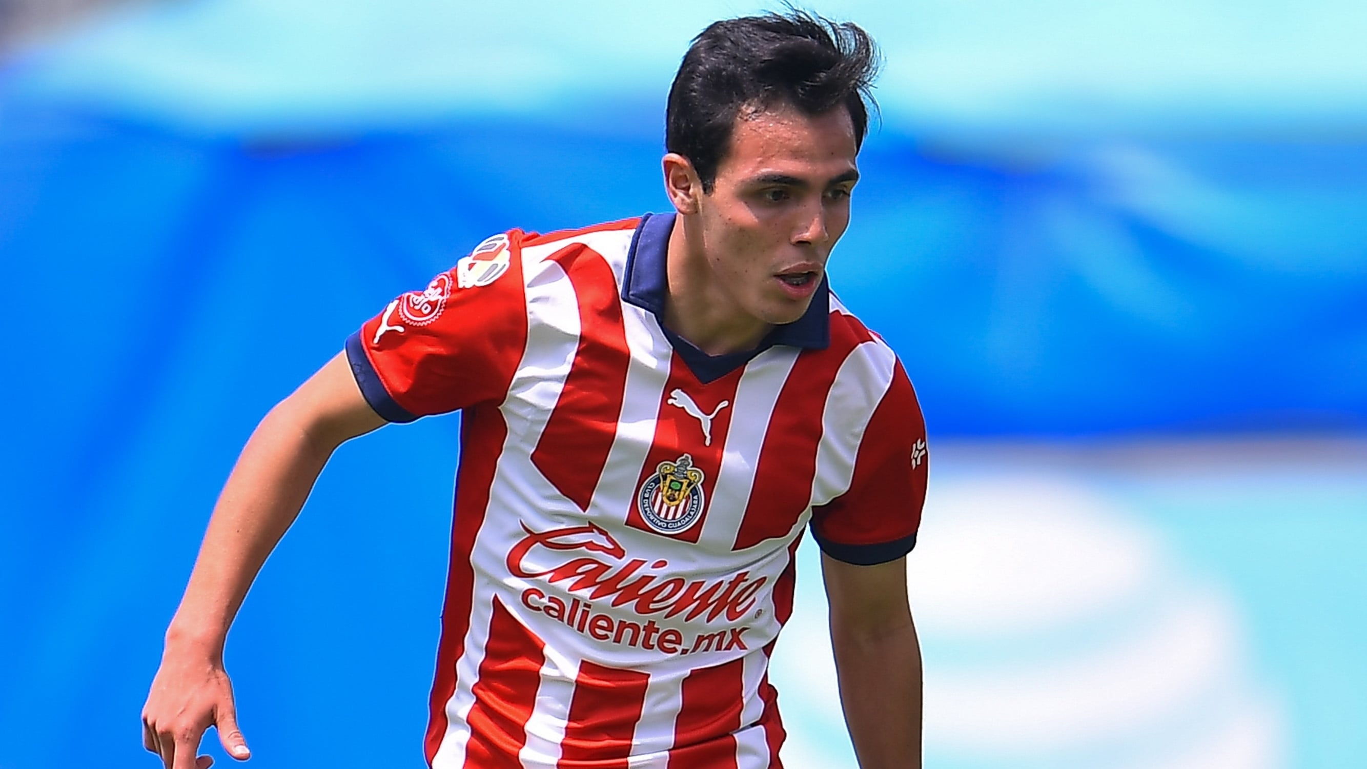 Hugo Camberos hereda el 14 de Chicharito en Chivas, dorsal histórico del Rebaño