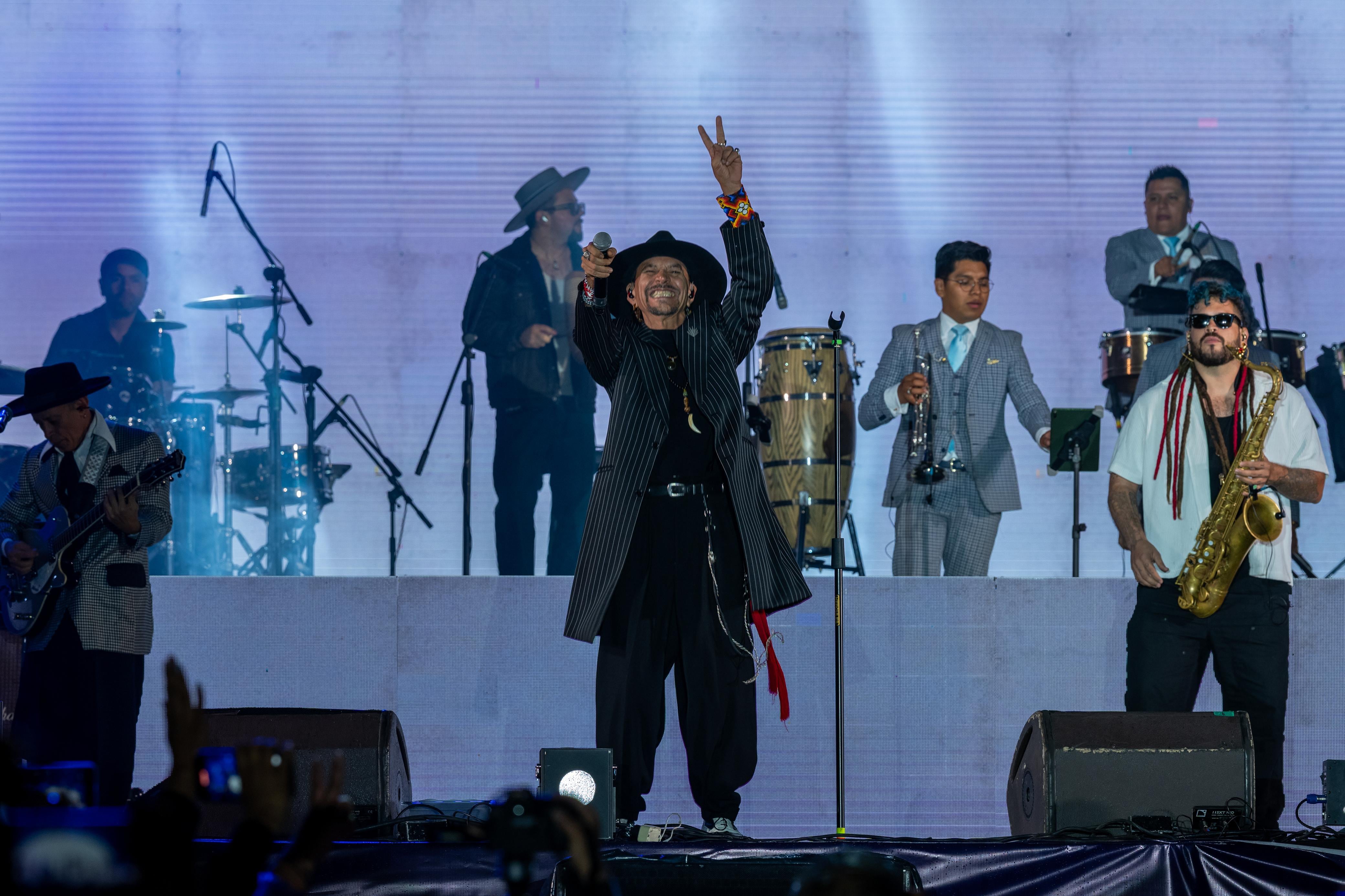 La Vecindad Santanera se presentó ante 18 mil asistentes en la Feria y Festival Cultural Alfeñique 2025