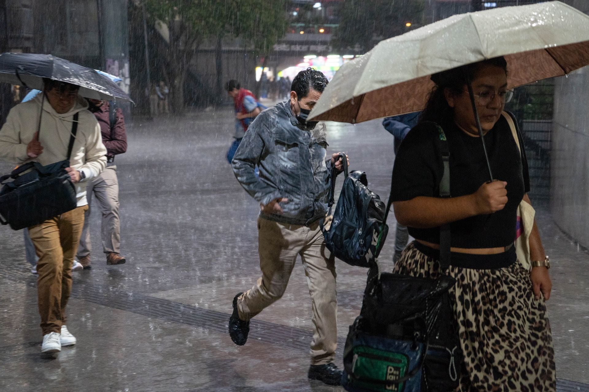 Continúan las fuertes lluvias en la CDMX,