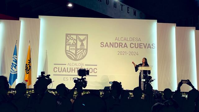 Sandra Cuevas toma protesta