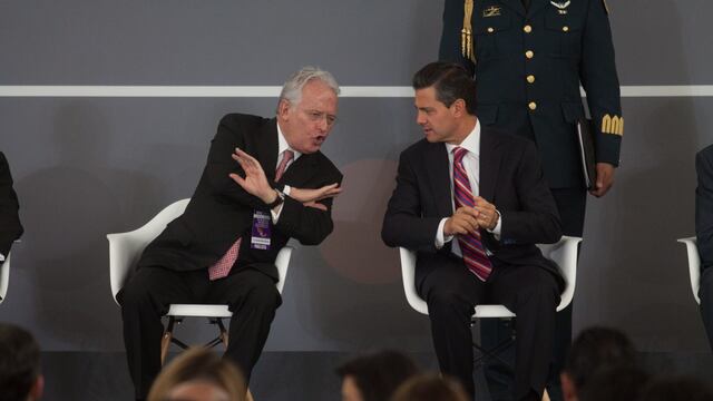 Alejandro Martí y Enrique Peña Nieto, expresidente de México