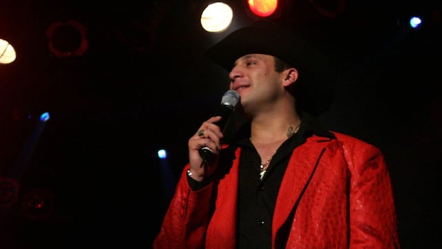 Valentín Elizalde, cantante.