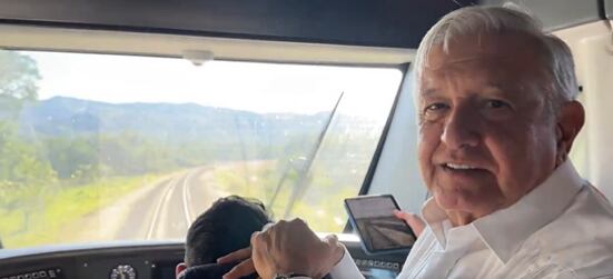 AMLO presume puente del Tren Maya