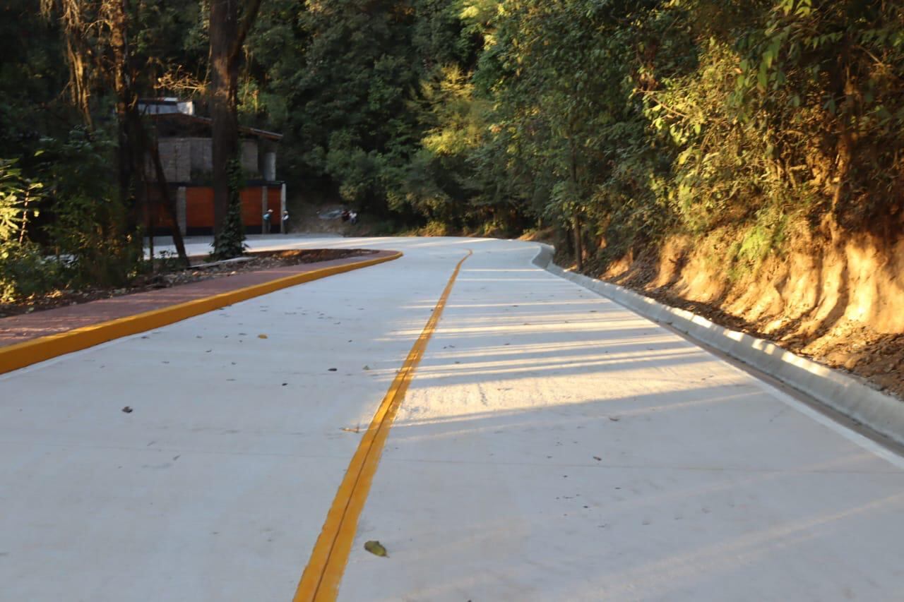 Michelle Núñez entrega segunda etapa del camino a San Simón, El Alto, en Valle de Bravo