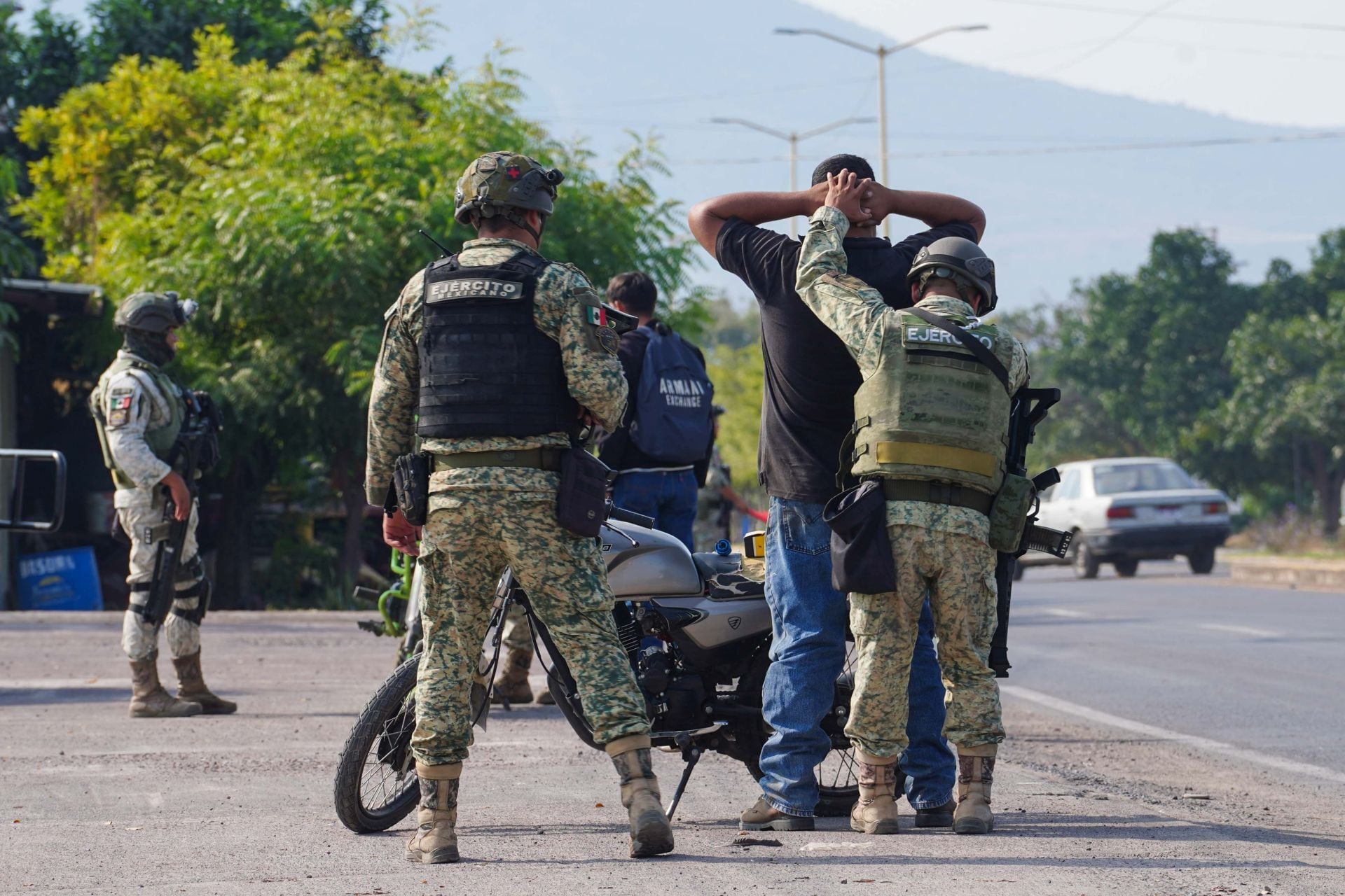 Senado autorizará entrada y salida de militares a México
