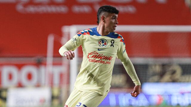 Emilio Lara, en un duelo de la Liga MX.