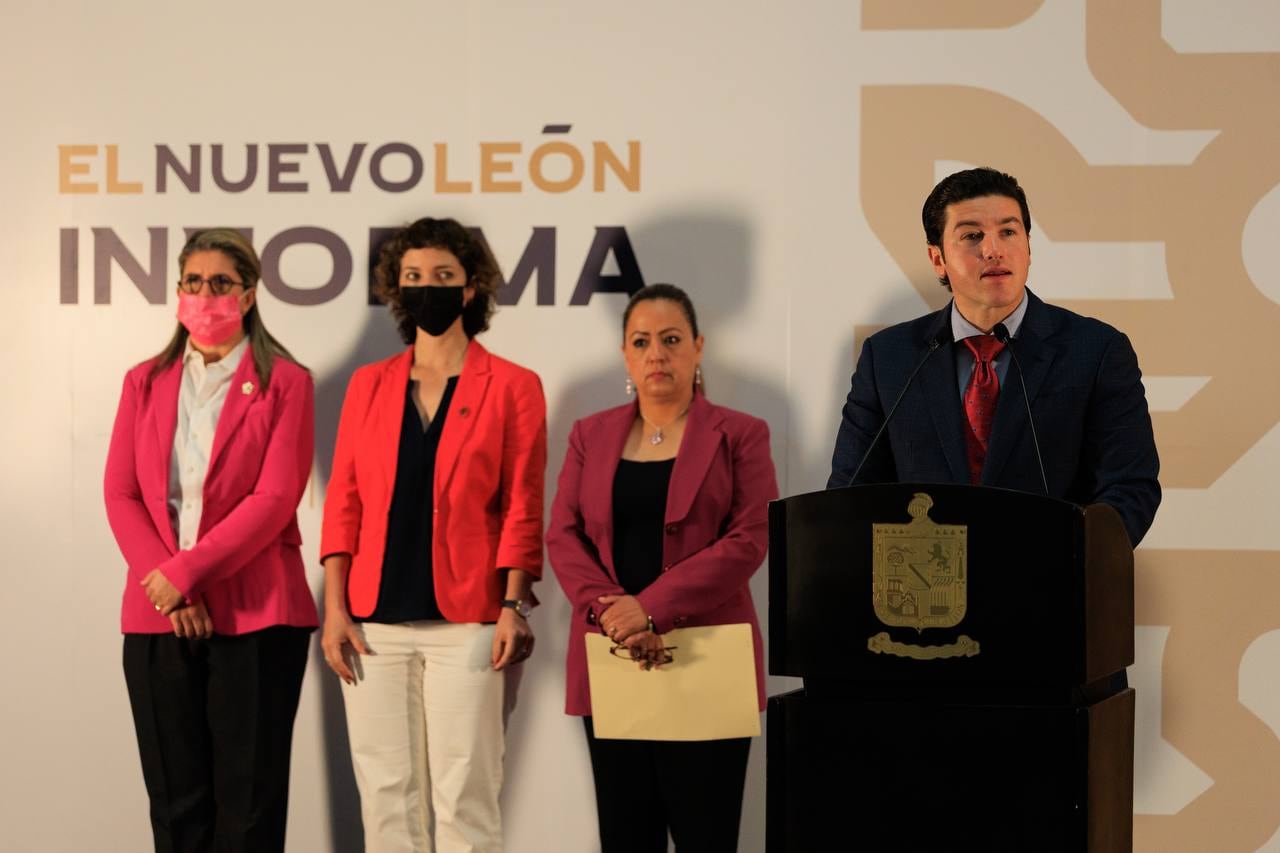 Samuel García durante el nombramiento de Eusebia González