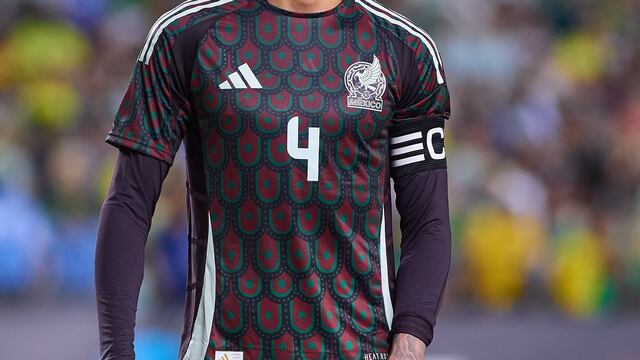 Chivas ficha a joya en la central de la Selección Mexicana