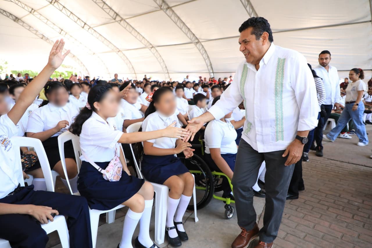 Tabasco reduce brecha digital con más de 165 mil estudiantes beneficiados.