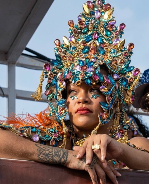 El impresionante look con el que Rihanna conquistó el Carnaval de Barbados