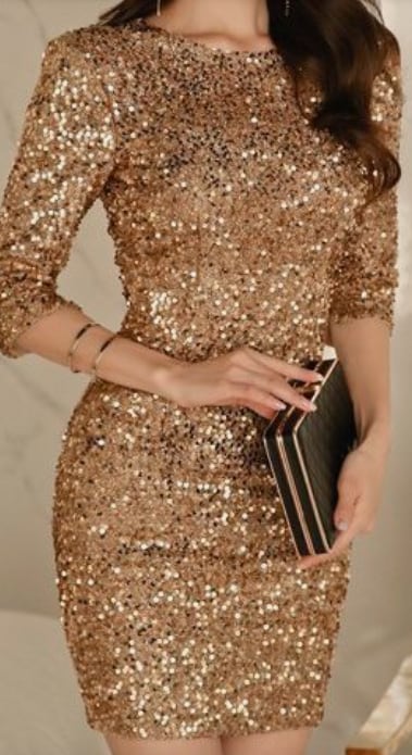 Vestido dorado para cena de Fin de Año