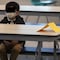 Covid-19: Envía a su hijo a la escuela pese a estar contagiado