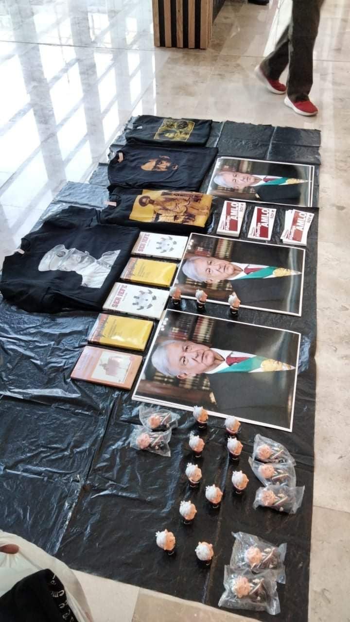 Venta de recuerdos de AMLO
