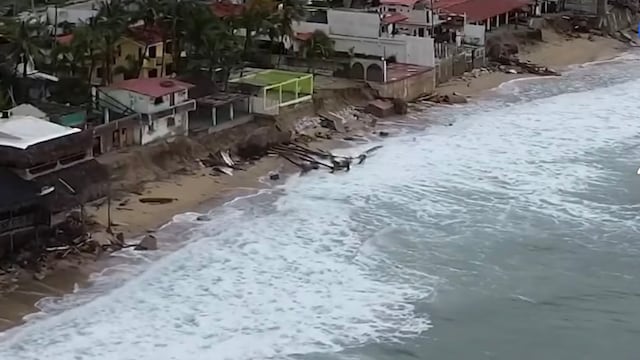 Desaparece playa de Pie de la Cuesta en Acapulco