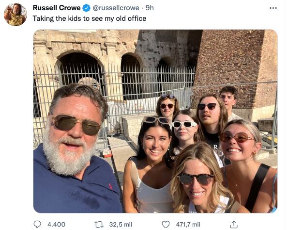 Russell Crowe visita el Coliseo con su familia