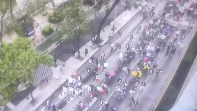 Marcha sobre Reforma afecta a Línea 7 del Metrobús