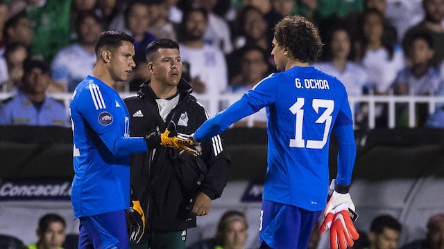 Luis Malagón y Guillermo Ochoa, en Selección Mexicana.