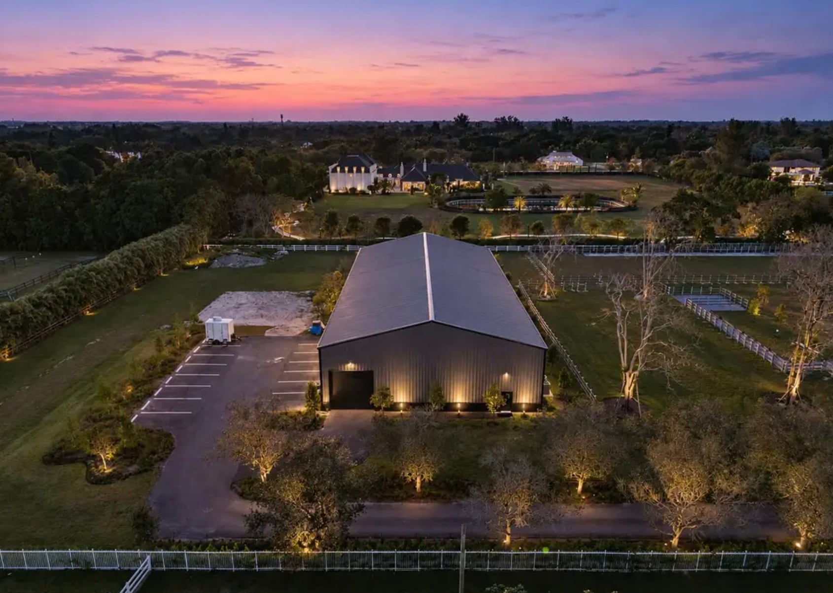 Casa de Juan Gabriel está a la venta por más de 700 millones de pesos