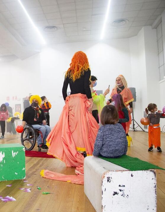 Taller de travestismo para niños