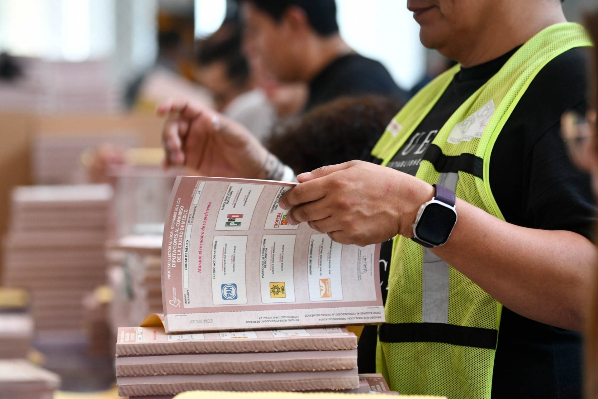 Narco mantas en Morelos piden el voto libre en las elecciones 2024 México